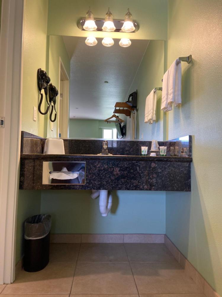 Deluxe King Room interior