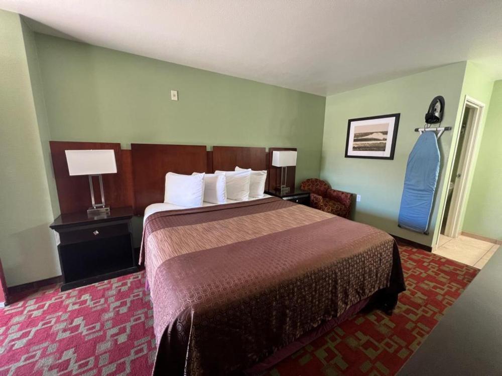 Standard King Room interior